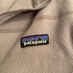 Patagonia pullover.